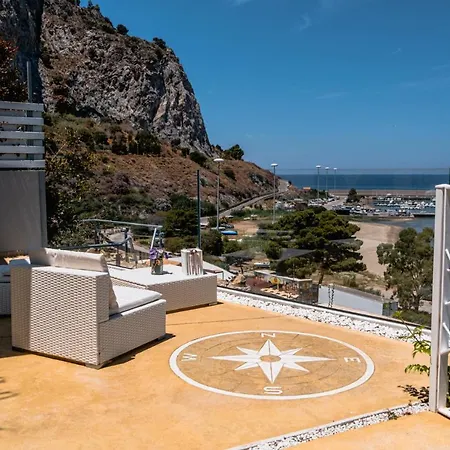 Πανσιόν A Tonnara 2*
