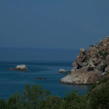 Πανσιόν A Tonnara 2*
