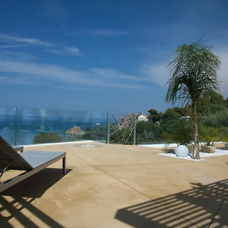 Πανσιόν A Tonnara 4*
