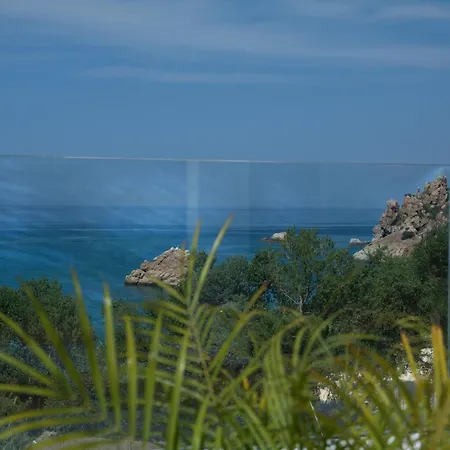 Πανσιόν A Tonnara 2*
