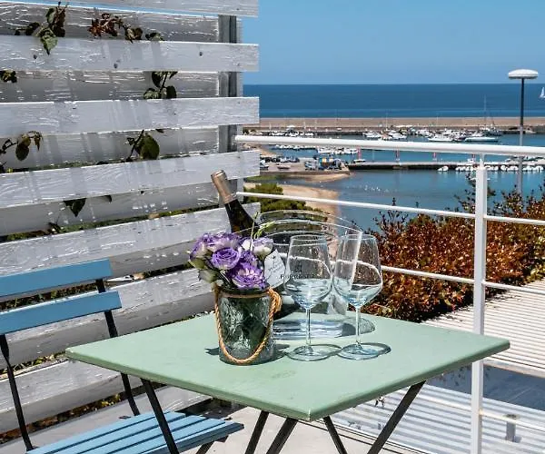 A Tonnara تْشيفالو