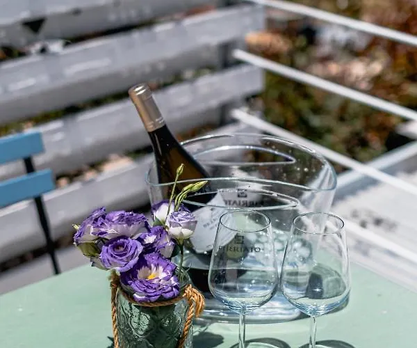 بيت ضيافة A Tonnara