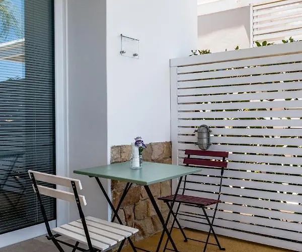 A Tonnara تْشيفالو