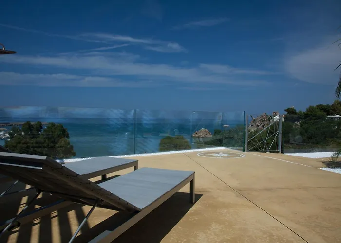 A Tonnara تْشيفالو