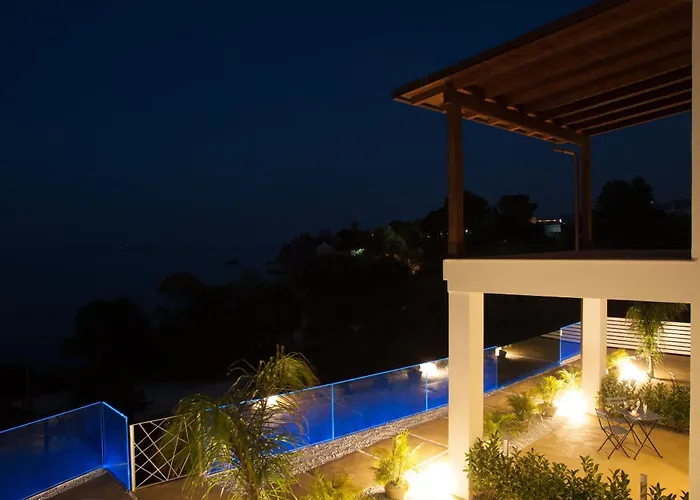 A Tonnara تْشيفالو