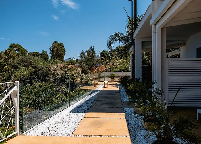 A Tonnara بيت ضيافة تْشيفالو