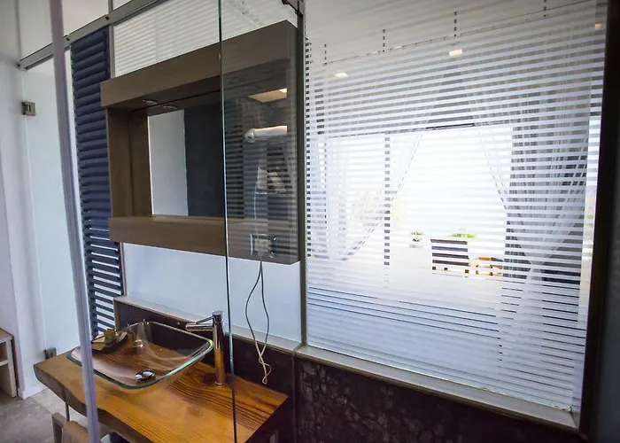 A Tonnara تْشيفالو